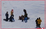 شادی مردم در برف و یخبندان